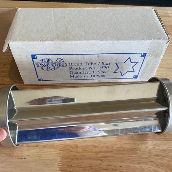 The Pampered Chef Bread Tube Star Product No. 1570 - Picture 2 of 7